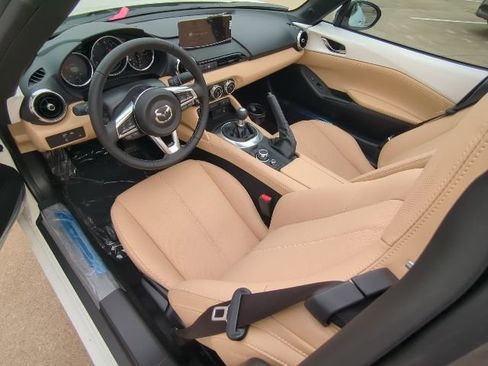New 2025 MAZDA MX-5 Miata RF Grand Touring image 4