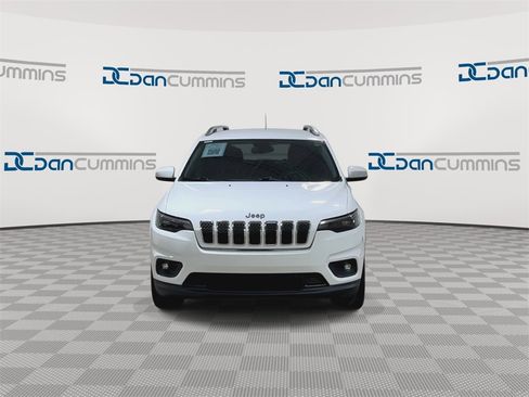 Used 2019 Jeep Cherokee Latitude w/ Popular Appearance Group image 4
