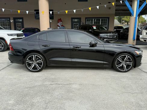 Used 2019 Volvo S60 T5 R-Design image 4