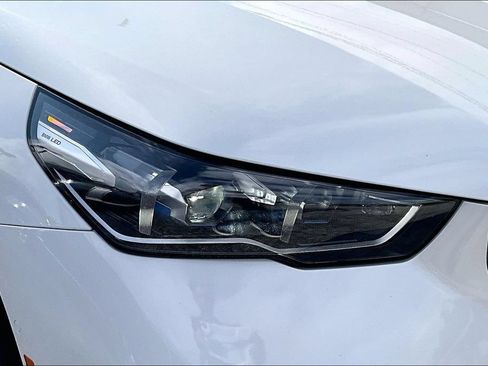 Used 2025 BMW 530i w/ Premium Package RWD image 40