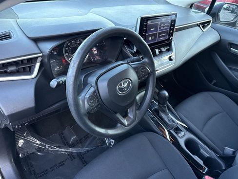 Used 2021 Toyota Corolla LE FWD image 16