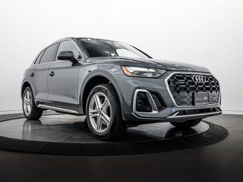 Certified 2023 Audi Q5 e Premium w/ Convenience Package AWD/4WD image 1