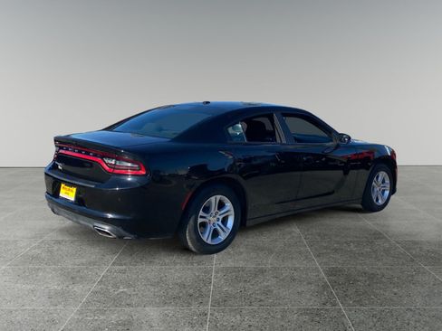 Used 2022 Dodge Charger SXT RWD image 5