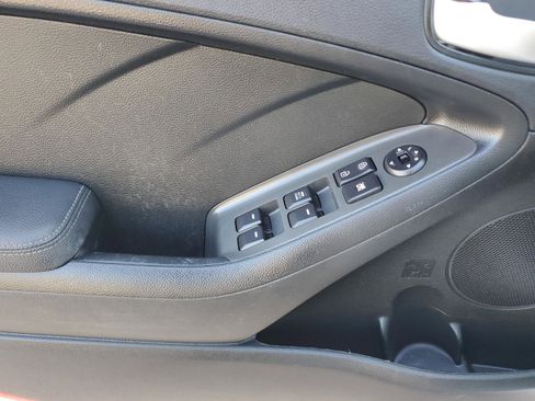 Certified 2018 Kia Forte LX w/ LX Popular Package image 16