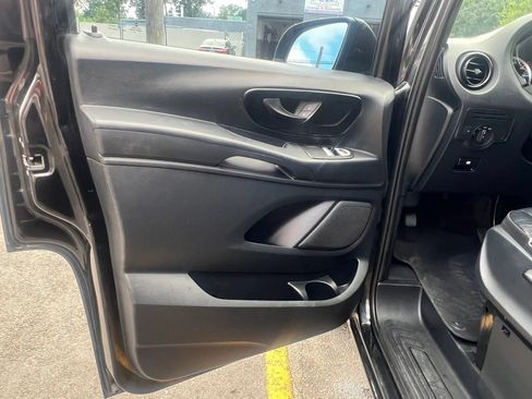 Used 2017 Mercedes-Benz Metris Passenger w/ Comfort Package image 12