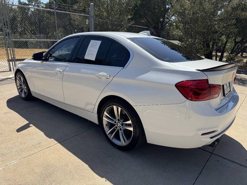 Used 2018 BMW 330i Sedan w/ Convenience Package RWD image 9