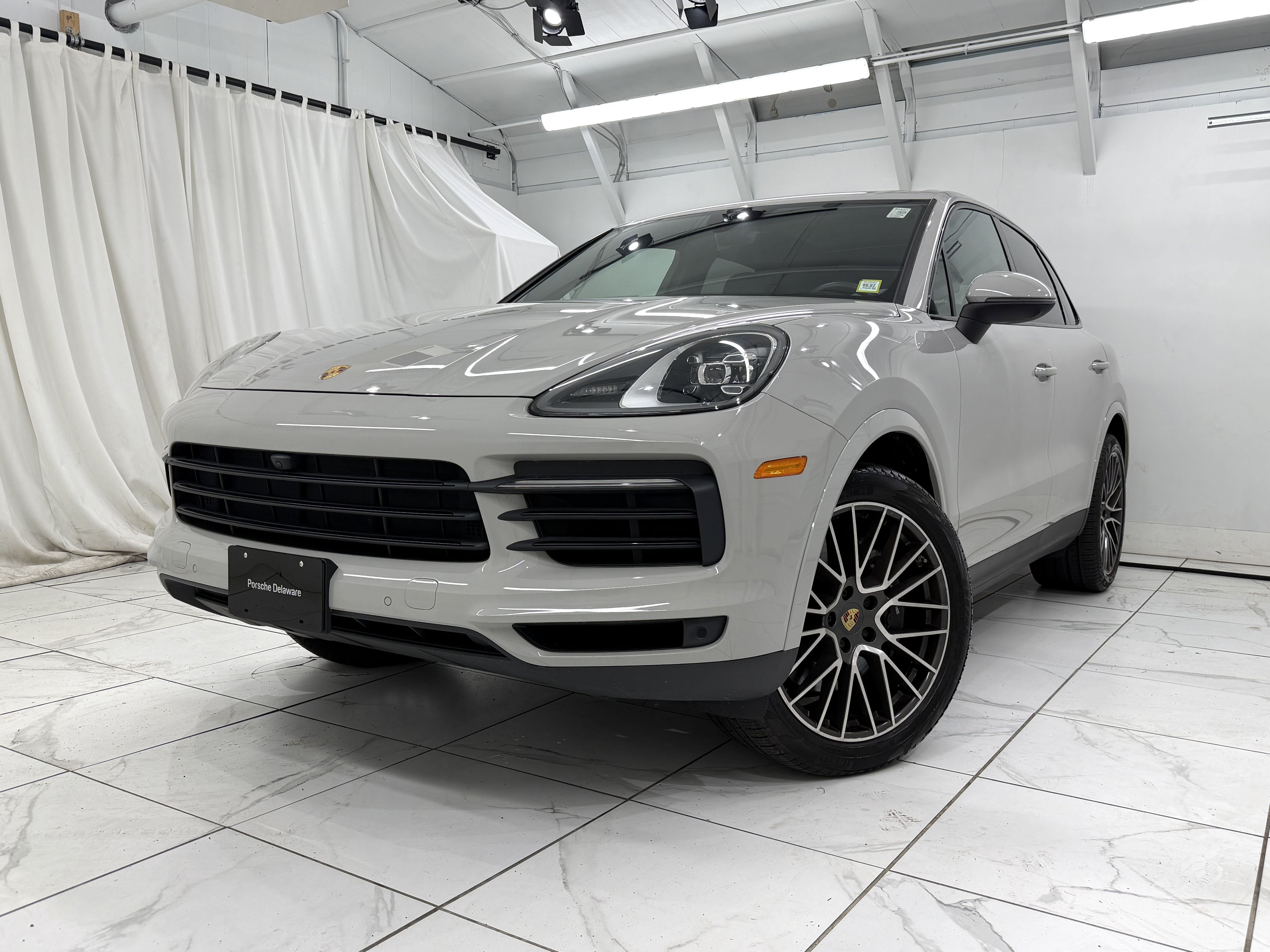 Certified 2023 Porsche Cayenne w/ Premium Package AWD/4WD image 8