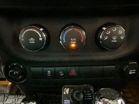 Used 2017 Jeep Wrangler Unlimited Sport w/ Quick Order Package 24S AWD/4WD image 25