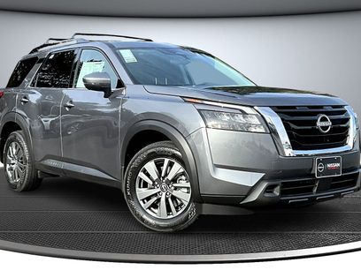 New 2025 Nissan Pathfinder SV w/ Black Appearance Package