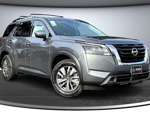 New 2025 Nissan Pathfinder SV w/ Black Appearance Package image 1