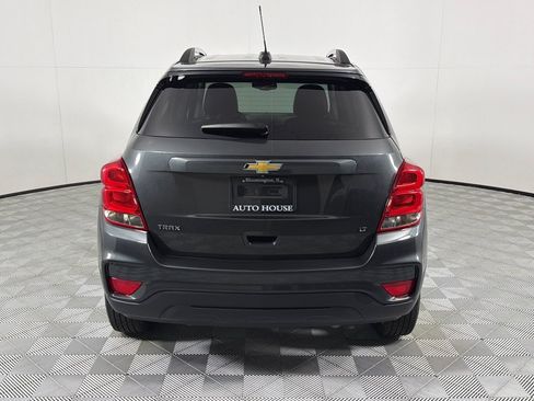 Used 2018 Chevrolet Trax LT w/ LT Convenience Package FWD image 6