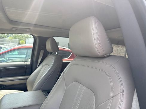 Used 2021 Ford Expedition Max Limited RWD image 6