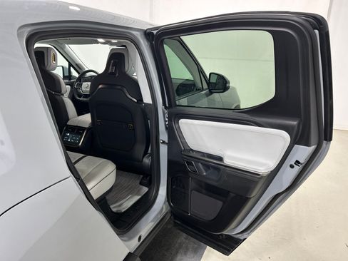 Used 2024 Rivian R1T Adventure AWD/4WD image 19