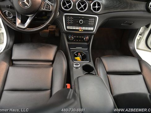 Used 2018 Mercedes-Benz GLA 250 4MATIC w/ Premium Package image 18