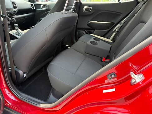 Used 2025 Hyundai Venue SE FWD image 20