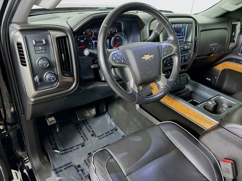 Used 2018 Chevrolet Silverado 2500 High Country w/ Duramax Plus Package image 9