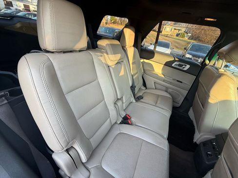 Used 2013 Ford Explorer Limited image 24