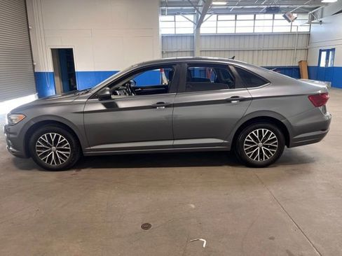 Used 2021 Volkswagen Jetta SE FWD image 6