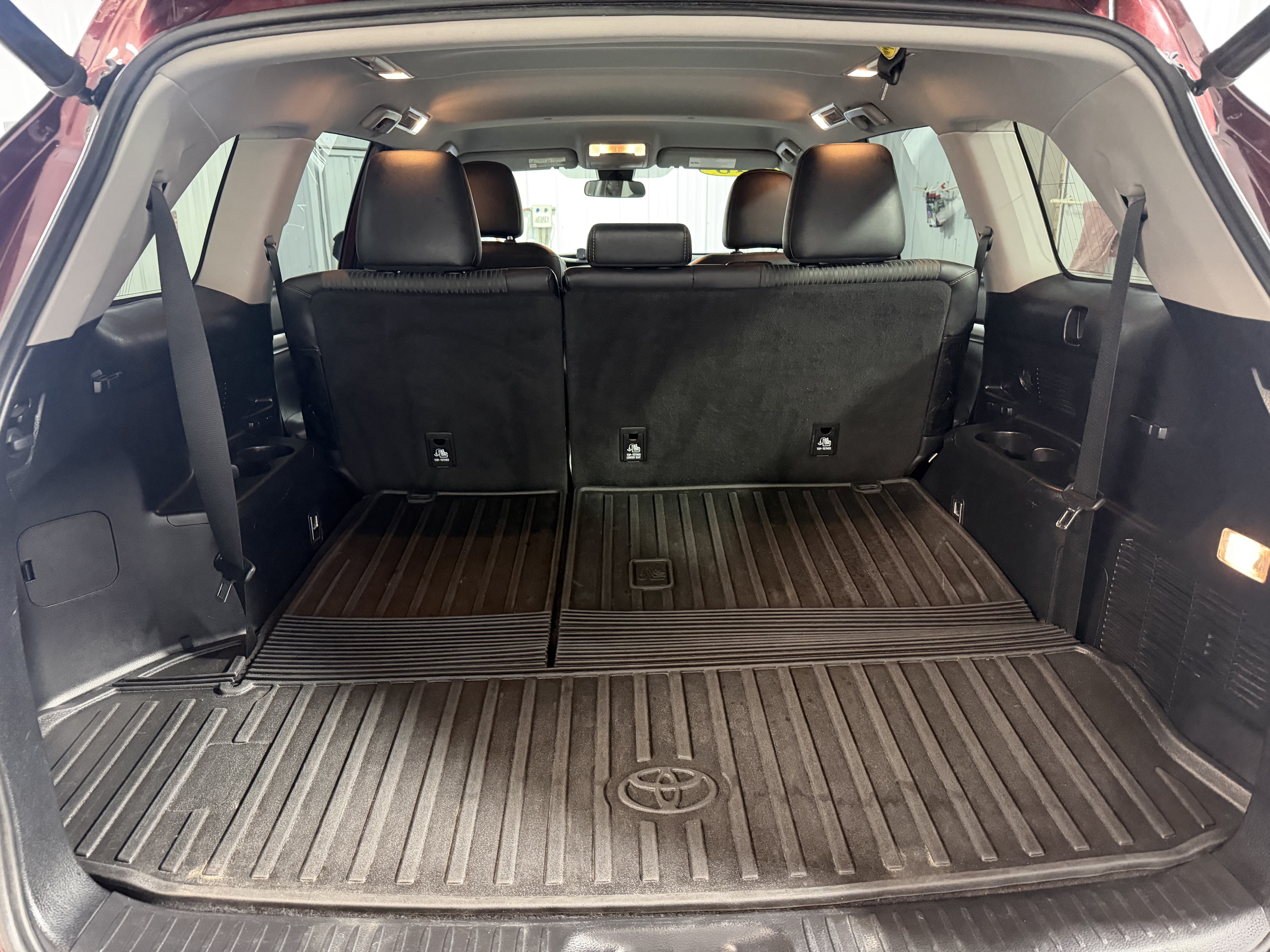 Used 2018 Toyota Highlander Plus AWD/4WD image 14