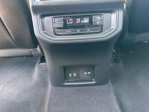 Certified 2024 Volkswagen Atlas Peak Edition SEL AWD/4WD image 21
