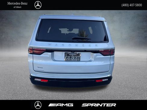 Used 2023 Jeep Wagoneer 4WD w/ Convenience Group I image 4