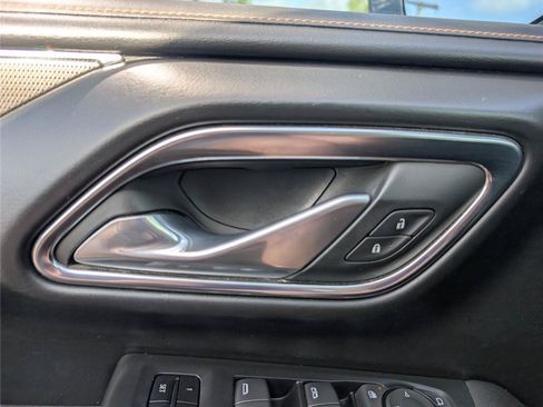 Used 2023 GMC Yukon AT4 w/ Technology Package AWD/4WD image 31