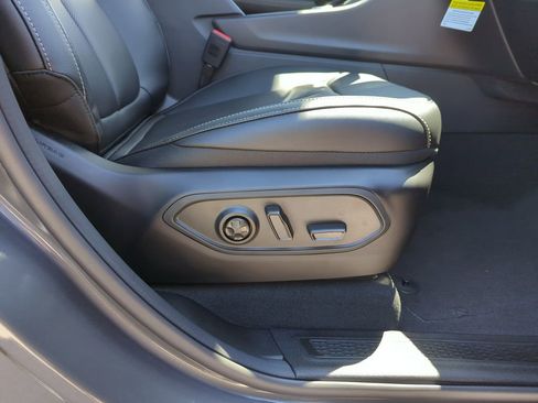 New 2026 Jeep Grand Cherokee Limited w/ Luxury Tech Group II AWD/4WD image 39