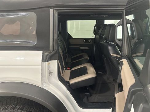 Used 2022 Ford Bronco Wildtrak image 14