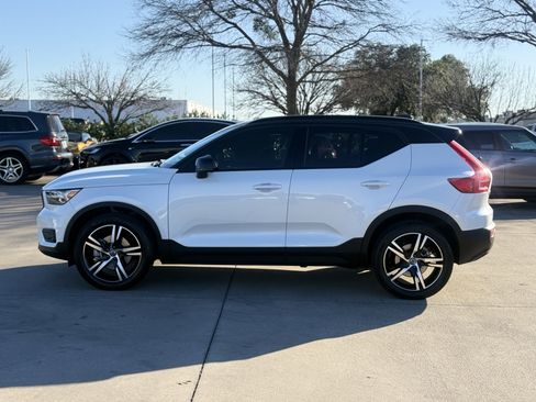 Used 2021 Volvo XC40 T5 R-Design w/ Protection Package Premier image 4
