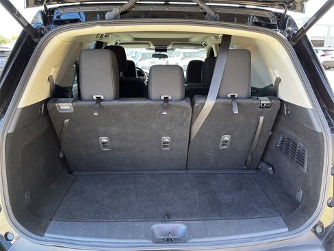 Used 2024 Nissan Pathfinder SV w/ SV Premium Package image 27