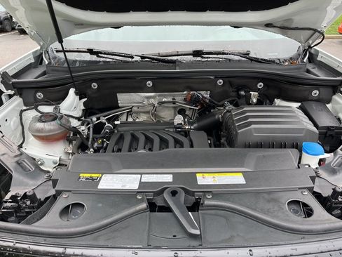 Used 2023 Volkswagen Atlas SEL R-Line image 11