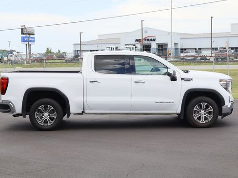 Used 2025 GMC Sierra 1500 SLT RWD image 10