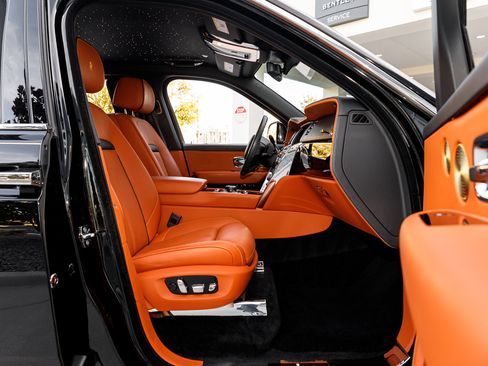 Used 2024 Rolls-Royce Cullinan Base w/ Cullinan Package image 52