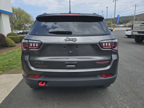 Used 2022 Jeep Compass Trailhawk AWD/4WD image 4