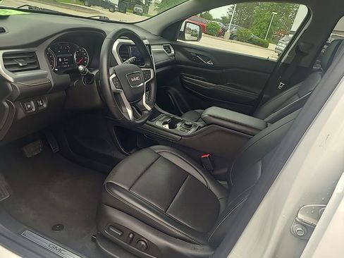 Used 2023 GMC Acadia SLT image 10