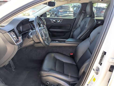 Used 2022 Volvo S60 B5 Momentum w/ Premium Package FWD image 17