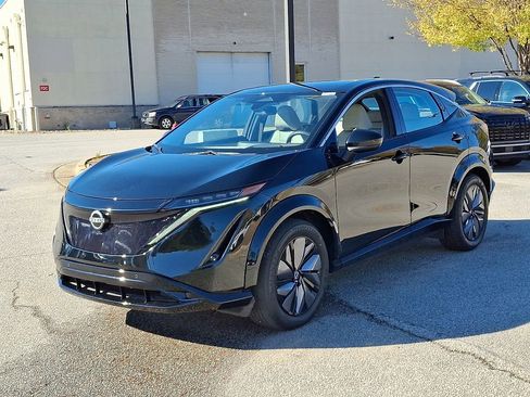 Used 2023 Nissan Ariya ENGAGE image 3