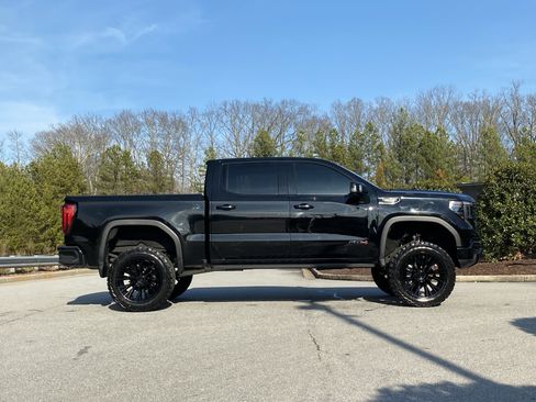 Used 2024 GMC Sierra 1500 AT4 w/ AT4 Premium Package image 6