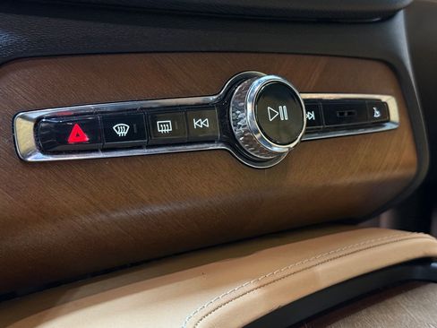 Used 2017 Volvo XC90 T6 Inscription w/ Vision Package image 18