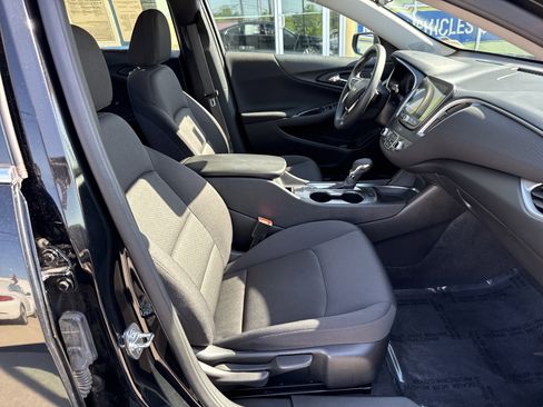 Used 2025 Chevrolet Malibu LT FWD image 33