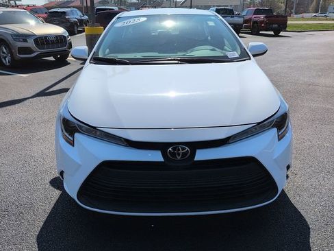 Certified 2025 Toyota Corolla LE image 2