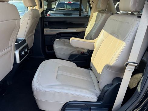 Used 2023 Ford Expedition Limited image 31