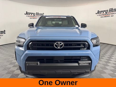 Used 2025 Toyota 4Runner SR5 AWD/4WD image 4
