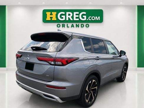 Used 2022 Mitsubishi Outlander SE AWD/4WD image 2