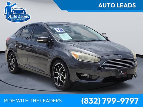 Used 2018 Ford Focus SEL FWD image 1