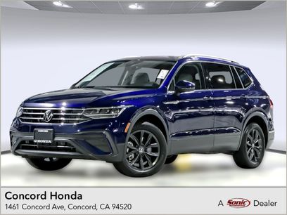Used 2024 Volkswagen Tiguan SE w/ Panoramic Sunroof Package