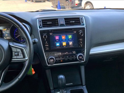 Used 2018 Subaru Outback 2.5i Premium image 6