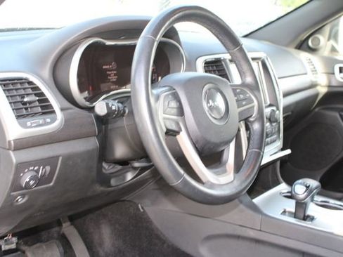 Used 2015 Jeep Grand Cherokee Altitude RWD image 7
