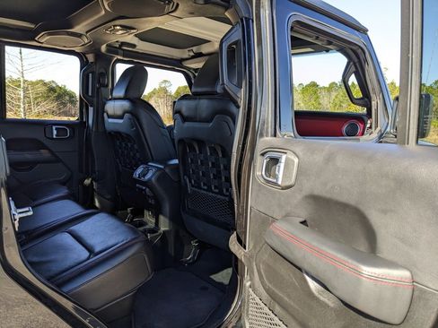 Used 2023 Jeep Gladiator Rubicon w/ Cold Weather Group image 47