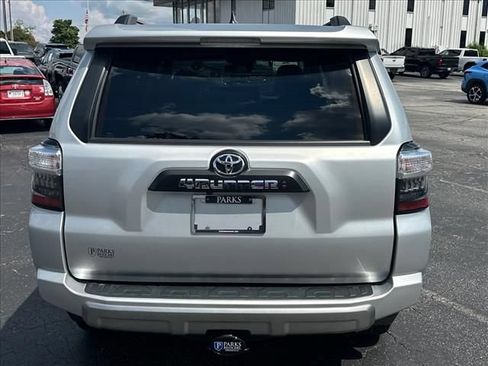 Used 2024 Toyota 4Runner TRD Off-Road Premium w/ Off Road Premium Plus Package AWD/4WD image 10